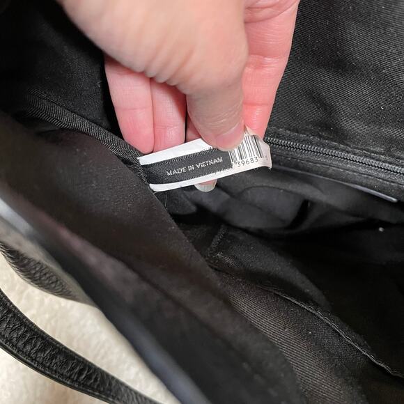 Marc Jacobs Empire City Hobo Handbag Black Pebbled Leather Flap Top 2 Strap - Picture 9 of 9